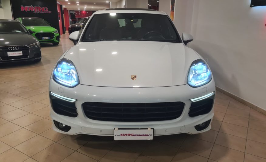 Porsche Cayenne 3.0 Platinum Edition tiptronic