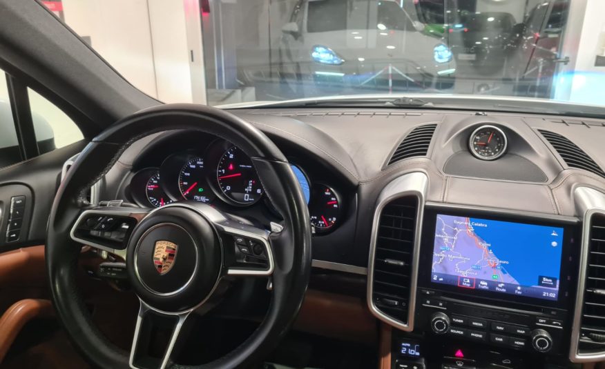 Porsche Cayenne 3.0 Platinum Edition tiptronic