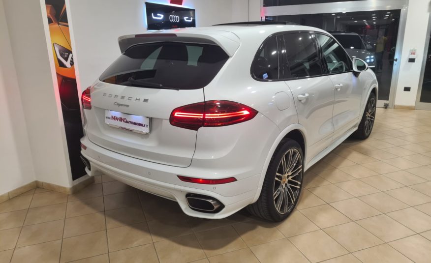 Porsche Cayenne 3.0 Platinum Edition tiptronic