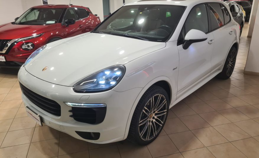 Porsche Cayenne 3.0 Platinum Edition tiptronic